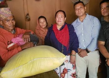 स्याङजाका आगोलागि पिडित परीवारलाई  सहयोग