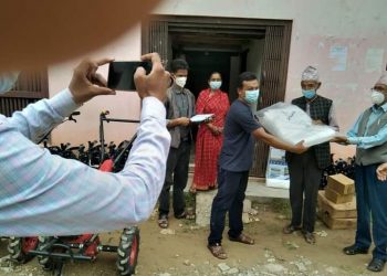बम्घामा स्मार्टगाउँ   कार्यक्रमद्वारा   कृषकलाई हाते ट्र्याक्टर र अन्य कृषि सामग्री प्रदान