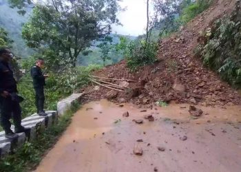 अवरुद्ध सिद्वार्थ राजमार्ग एकतर्फी सुचारु