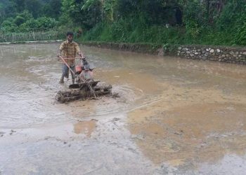 ६० हल गोरु लाग्ने अस्लेवा फाटमा आधुनिक कृषि औजारको प्रयोगले खेती गर्न सहज