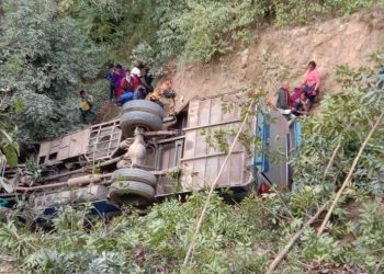 अछाममा बस दुर्घटना : दुई जनाको ज्यान गयो
