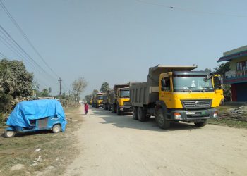 धुलो उडेपछि स्थानीयले गरे सडक अवरुद्द !