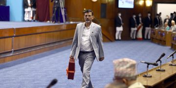 अर्थमन्त्री र गृहमन्त्री फेरिदै