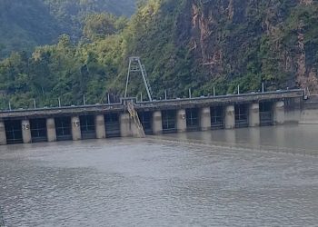 जलविद्युत केन्द्रको ड्याम हुँदै हलुका सवारीलाई बिहान ६ देखि बेलुका ६ बजे सम्म आवतजावतका लागि खुला